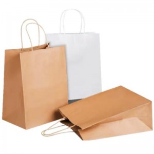 자신의 로고가있는 크래프트 종이 가방