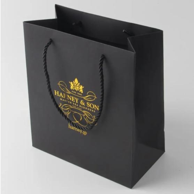 고급 블랙 포장 종이 가방 인쇄 인쇄 커스텀 로고 의류 쇼핑 선물 보석류 와인 종이 가방