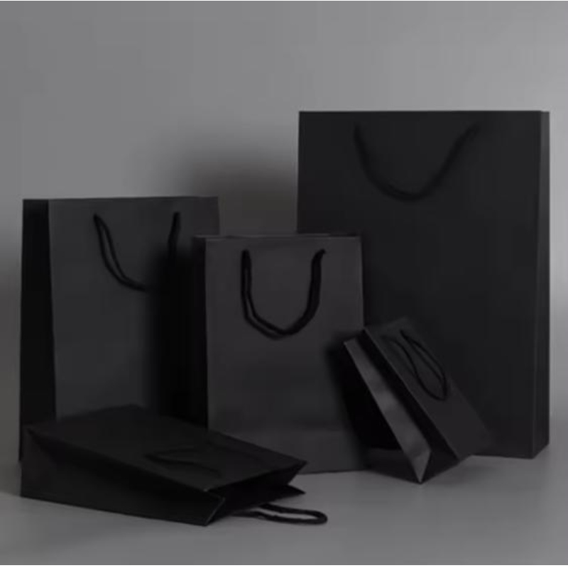 고급 블랙 포장 종이 가방 인쇄 인쇄 커스텀 로고 의류 쇼핑 선물 보석류 와인 종이 가방