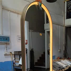 Zotye Stainless Steel 통합 램프 및 맞춤형 전기 도금 스테인레스 스틸 미러